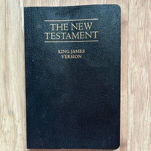 The New Testament - King James Version (Black, Gold Lettering)